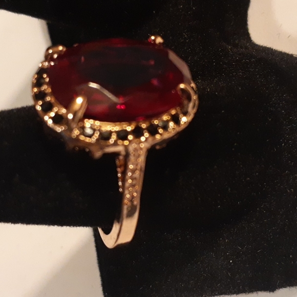 Rosegold tone ring with pink crystal size 7 - Picture 2 of 5